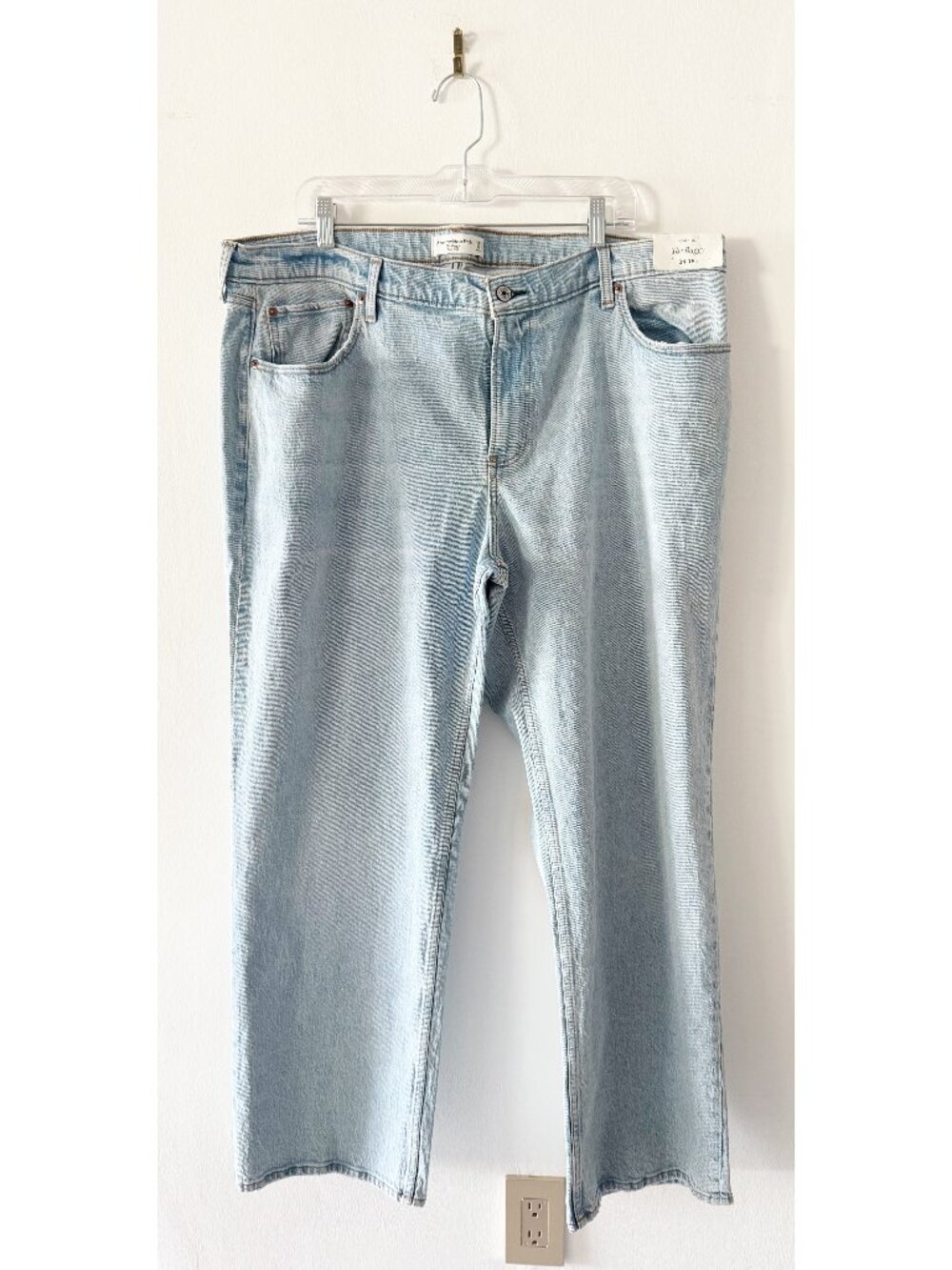 NEW Abercrombie & Fitch The Baggy Low Rise Jeans Size 34 / 18R